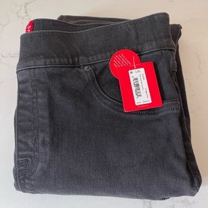 NEW (NWT) Spanx Vintage Distressed Ankle Skinny Jeans in Vintage Black